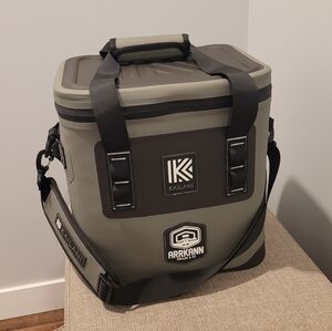 KAILANI MAKO 20 Can Soft Cooler Bag